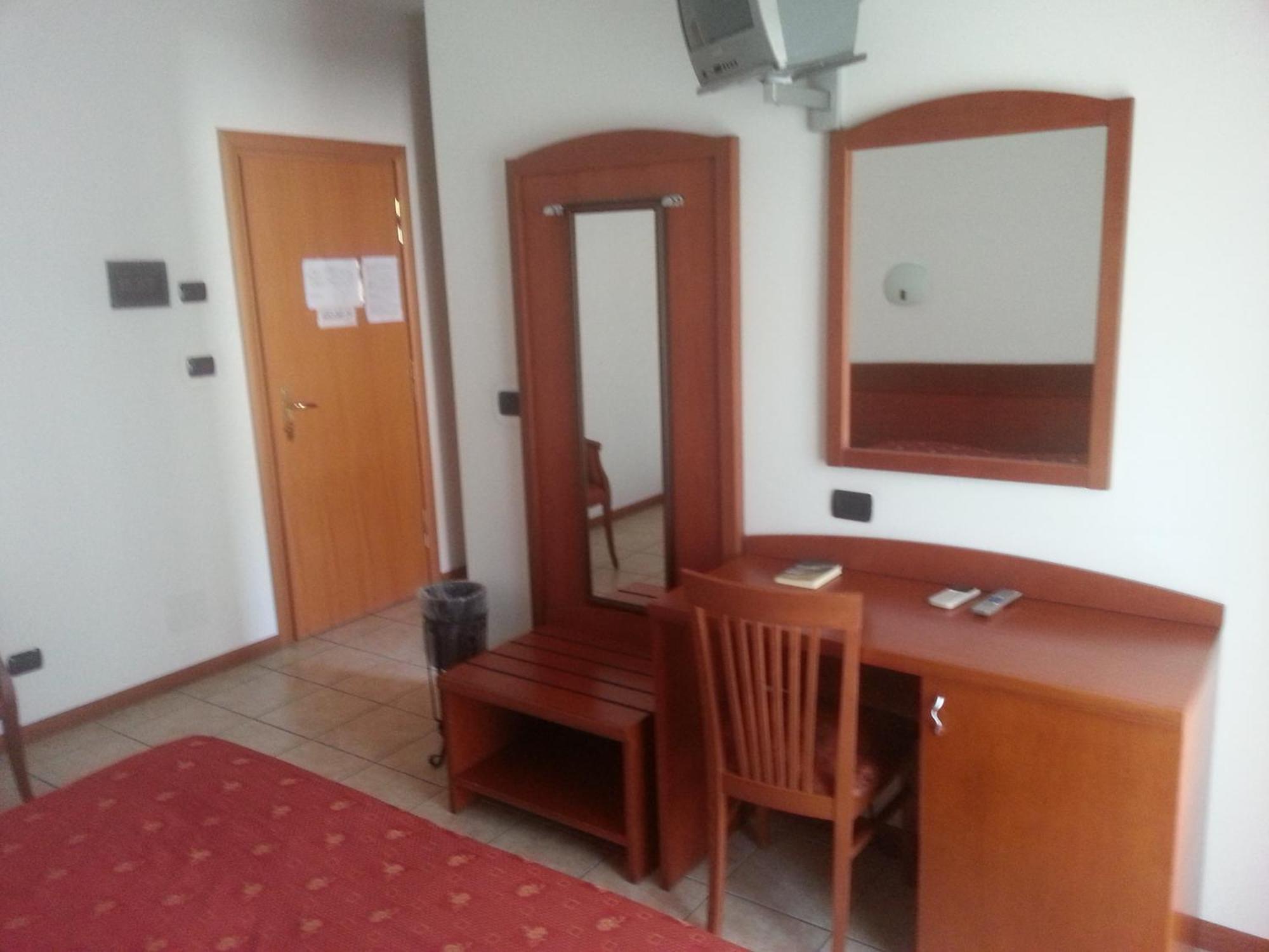 Real Asturias Hotel أكوابيسا الغرفة الصورة